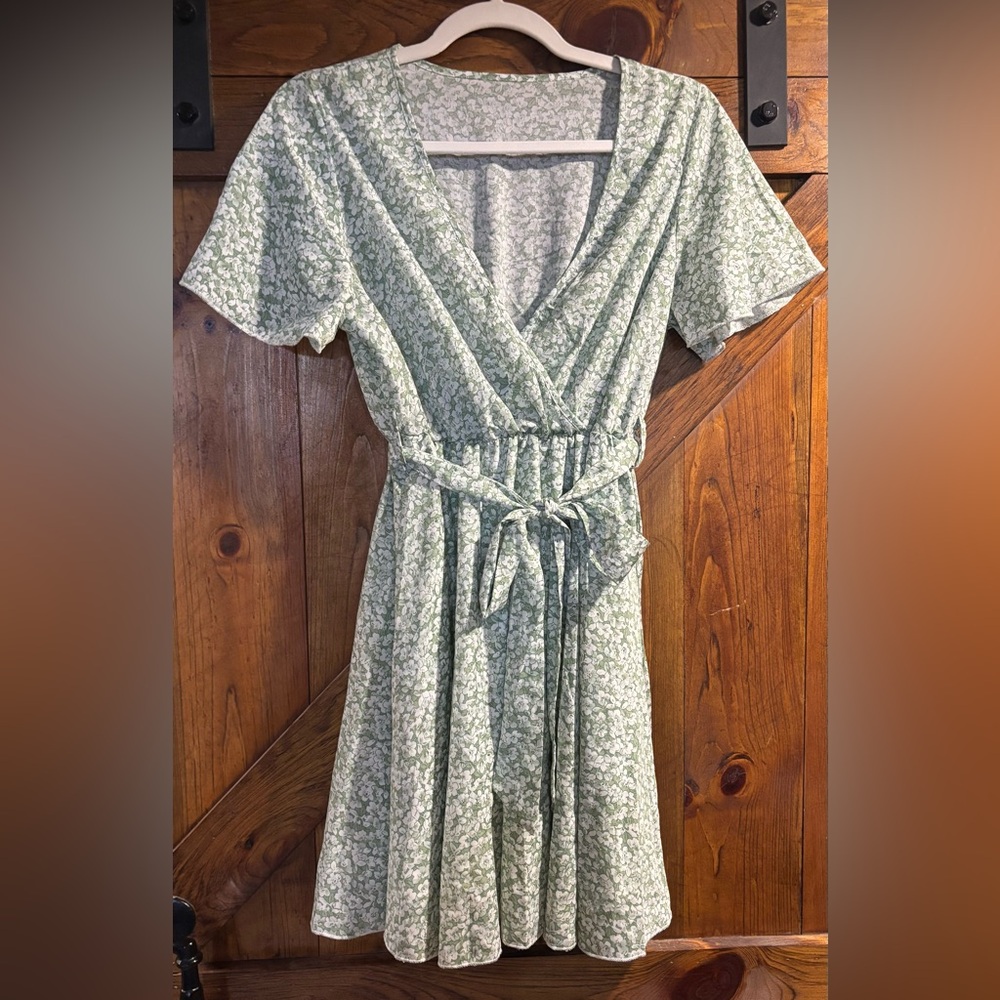 SHEIN Green Flutter Sleeve Midi Sundress